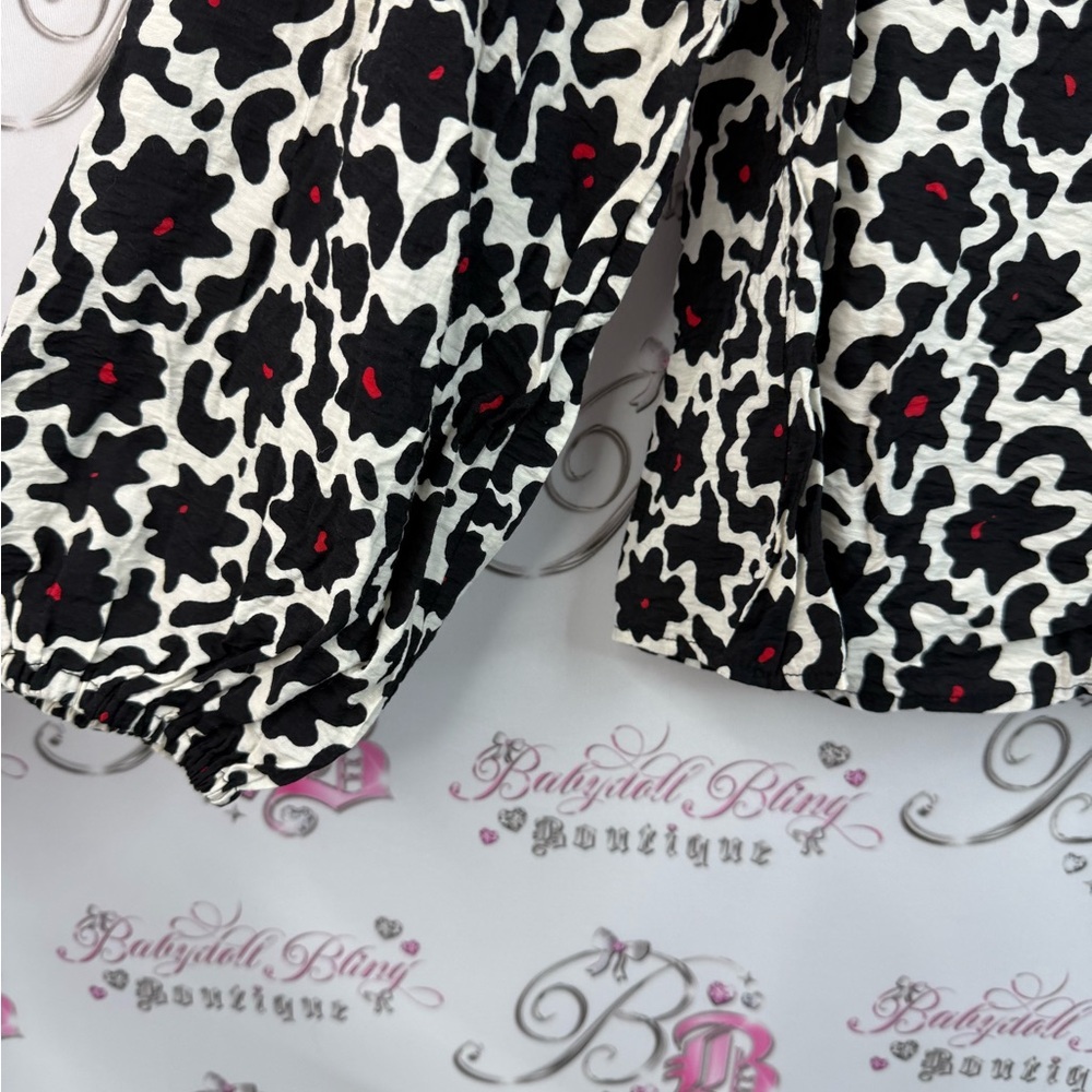 Northern Reflections long sleeve abstract, floral Black and White Floral Blouse - Picture 7 of 13